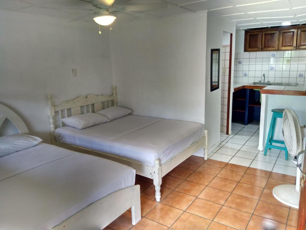 Buena Nota Hostel Jacó Kültér fotó