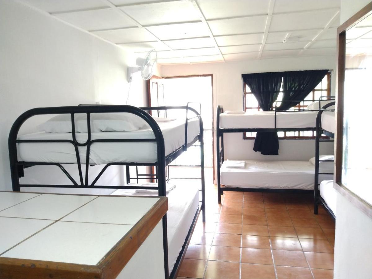 Buena Nota Hostel Jacó Kültér fotó