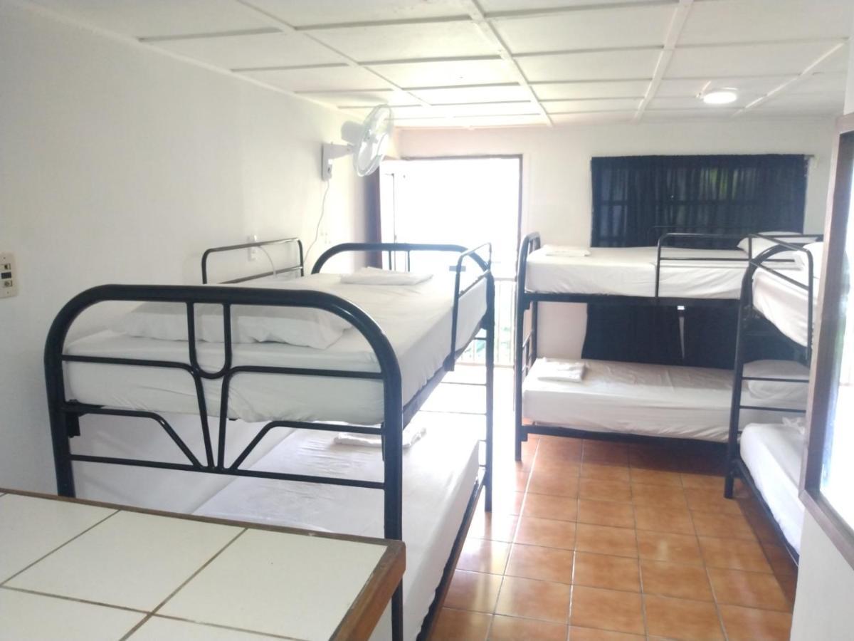 Buena Nota Hostel Jacó Kültér fotó