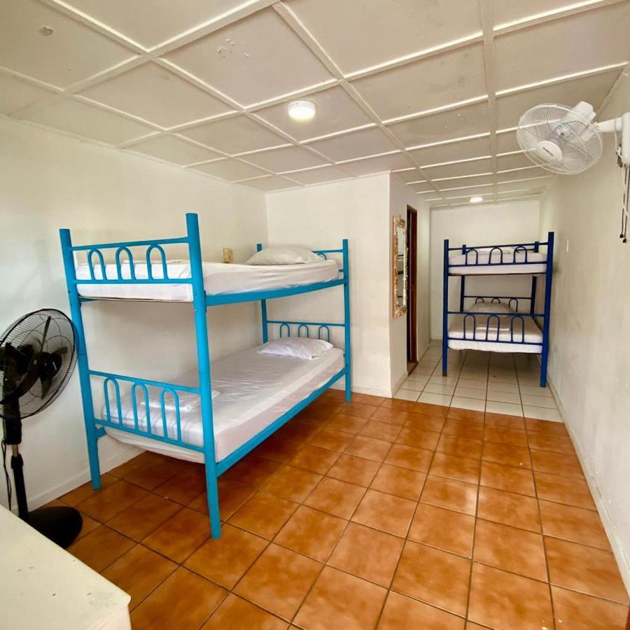 Buena Nota Hostel Jacó Kültér fotó
